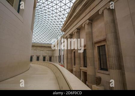 Interni e mostre provenienti da diverse parti del famoso British Museum, Londra, Inghilterra, Regno Unito. Foto Stock