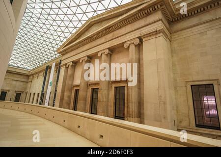 Interni e mostre provenienti da diverse parti del famoso British Museum, Londra, Inghilterra, Regno Unito. Foto Stock