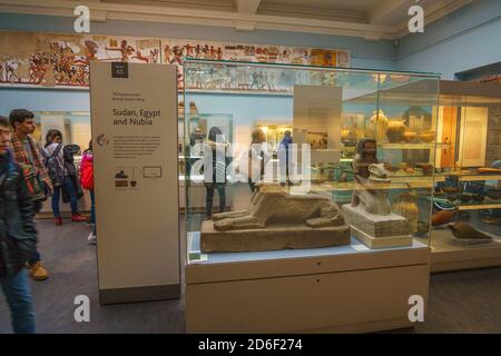 Interni e mostre provenienti da diverse parti del famoso British Museum, Londra, Inghilterra, Regno Unito. Foto Stock