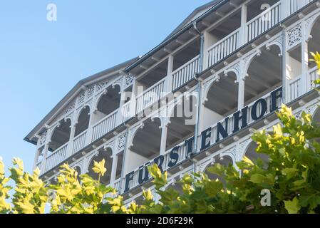 Germania, Meclemburgo-Pomerania occidentale, Sassnitz, Fürstenhof casa vacanze sul lungolago, isola di Ruegen, Mar Baltico Foto Stock