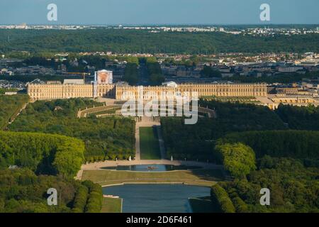 Francia, Yvelines (78), Versailles, parco e castello (vista aerea) Foto Stock