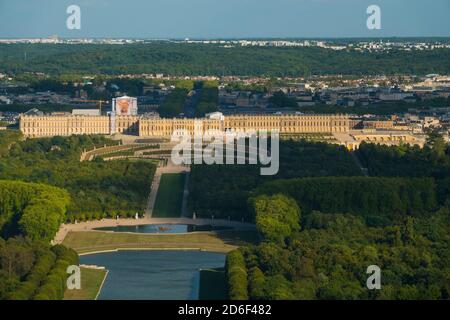 Francia, Yvelines (78), Versailles, parco e castello (vista aerea) Foto Stock