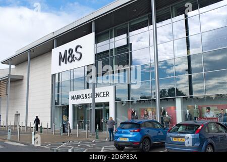 Un negozio Marks and Spencer nel parco al dettaglio A1, Biggleswade, Beds, Inghilterra Foto Stock