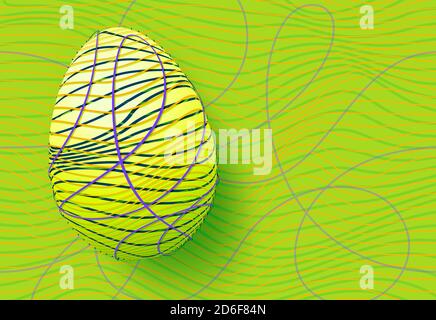 Uovo di Pasqua giallo formato da strisce colorate, su uno sfondo verde con linee curve Foto Stock