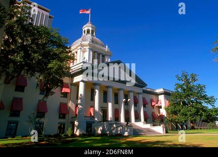 Il vecchio palazzo del Campidoglio di Tallahassee, in Florida, si trova di fronte Del nuovo edificio del Campidoglio Foto Stock