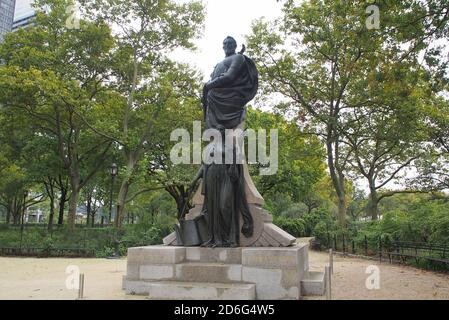 Statua di Giovanni da Verrazzano a Battery Park, Lower Manhattan, di Ettore Ximenes, New York, NY, USA Foto Stock