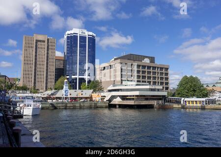 Il terminal dei traghetti di Halifax sul lungomare di Halifax Nova Scotia Canada il traghetto collega Dartmouth a Halifax attraverso Halifax Porto la più antica F Foto Stock