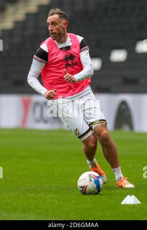 MILTON KEYNES, INGHILTERRA. 17 OTTOBRE 2020, Milton Keynes Dons Richard Keogh prima della partita della Sky Bet League uno tra MK Dons e Gillingham allo Stadium MK, Milton Keynes sabato 17 ottobre 2020. (Credit: John Cripps | MI News) Credit: MI News & Sport /Alamy Live News Foto Stock