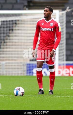 MILTON KEYNES, INGHILTERRA. 17 OTTOBRE 2020, Zech Medley di Gillingham durante la prima metà della partita della Sky Bet League uno tra MK Dons e Gillingham allo Stadium MK, Milton Keynes sabato 17 ottobre 2020. (Credit: John Cripps | MI News) Credit: MI News & Sport /Alamy Live News Foto Stock