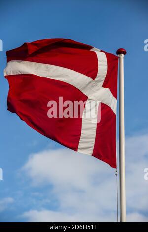 Pennant danese in cielo blu Foto Stock