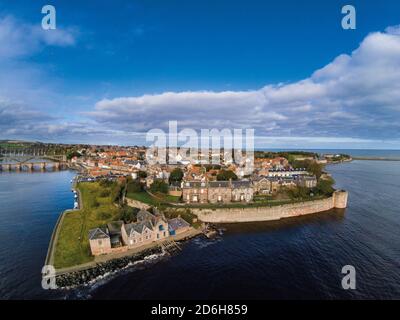 Vista aerea della città più settentrionale d'Inghilterra, Berwick Upon Tweed, Northumberland Foto Stock