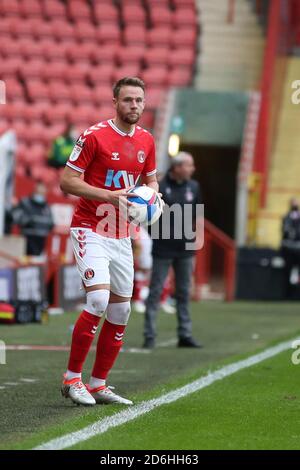 Londra, Regno Unito. 17 ottobre 2020. Chris Gunter di Charlton Athletic durante la partita Sky Bet League 1 tra Charlton Athletic e Wigan Athletic alla Valley, Londra, sabato 17 ottobre 2020. (Credit: Tom West | MI News) Credit: MI News & Sport /Alamy Live News Foto Stock