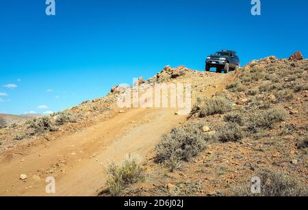 10 ottobre 2020: Un autista 4x4 gode di uno dei numerosi sentieri del deserto di Hartman Rocks. Situato alla periferia di Gunnison, Colorado, l'Hartman Rocks Recreation Area comprende oltre 14 mila acri di terreno pubblico gestito dal Bureau of Land Management (BLM). Una varietà di percorsi multiuso sono goduti da conducenti 4x4, mountain bike, ciclisti, escursionisti e corridori. Gunnison, Colorado. Foto Stock