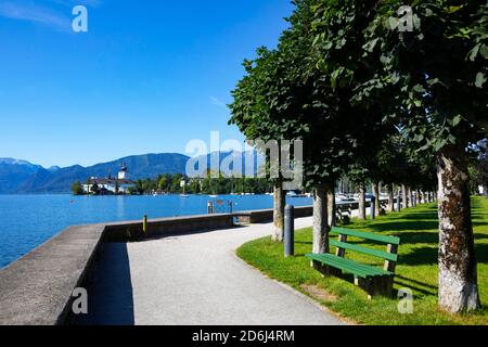 Esplanade con castello Ort a Gmunden, Lago Traun, Salzkammergut, alta Austria, Austria Foto Stock