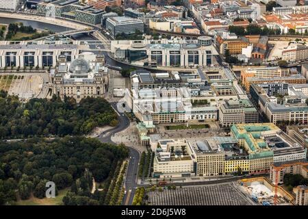 Porta di Brandeburgo, Reichstag e Memoriale dell'Olocausto, Berlino, Germania Foto Stock