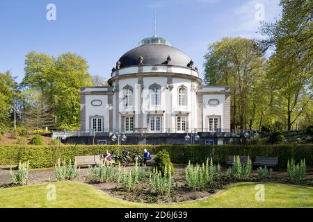 Teatro im Park, giardino termale, Bad Oeynhausen, Westfalia Est, Nord Reno-Westfalia, Germania Foto Stock