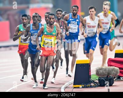 Telahun Haile Bekele (Etiopia), Paul Chelimo (USA), Selemon Barega (Etiopia). 5000 metri uomini finale. IAAF World Athletics Championships, Doha 2019 Foto Stock