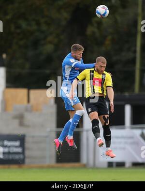 Harrogate, Yorkshire, Regno Unito. 17 ottobre 2020. Durante la partita Sky Bet League 2 tra Harrogate Town e Barrow a Wetherby Road, Harrogate sabato 17 ottobre 2020. (Credit: Mark Fletcher | MI News) Credit: MI News & Sport /Alamy Live News Foto Stock