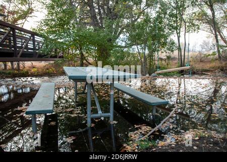 Independence è il capoluogo della contea di Inyo, California, USA e ospita attrazioni come il tribunale, la Edwards House e la Putnam's Stone Cabin. Foto Stock