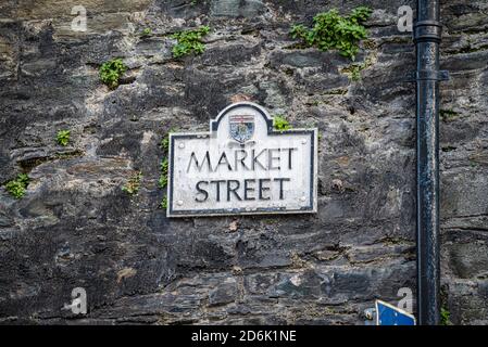 Derry, Irlanda del Nord - 27 settembre 2020: Le indicazioni per Market Street a Derry. Foto Stock