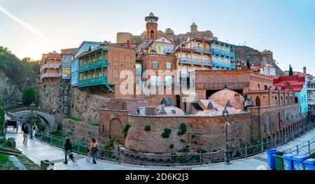 Tbilisi, Georgia - 14 ottobre 2020: Antiche Terme di zolfo nel distretto di Abanotubani Foto Stock