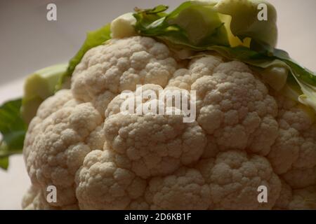 vista ravvicinata di una parte di un cavolfiore fresco Foto Stock