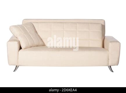 Elegante divano beige con cuscino isolato su sfondo bianco Foto Stock