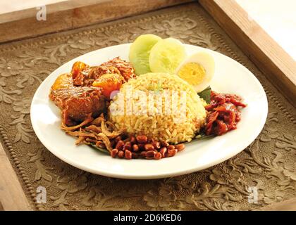 Cibo asiatico nasi briyani con curry di pollo Foto Stock