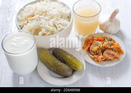 Vari di alimenti probiotici fermentati naturalmente Foto Stock