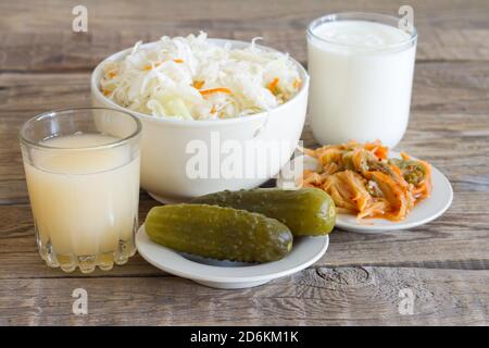 Vari di alimenti probiotici fermentati naturalmente Foto Stock