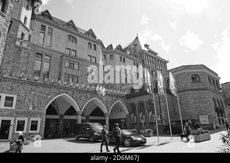 Il lusso e il leggendario hotel Badrutt Palace a San Moritz, dove l'alta società del soggiorno Foto Stock