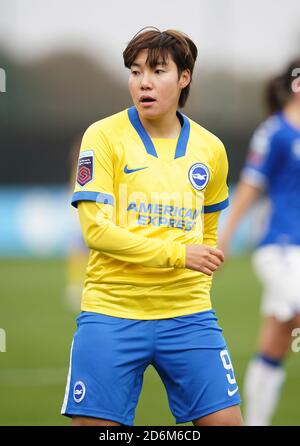 Brighton e Lee Geum-min di Hove Albion durante la partita della Super League femminile di fa al Walton Hall Park, Liverpool. Foto Stock