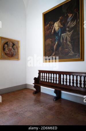 Asciano, Italia - 25,2020 giugno: Abbazia di Santa Maria di Monte Oliveto maggiore, la sala d'ingresso Foto Stock