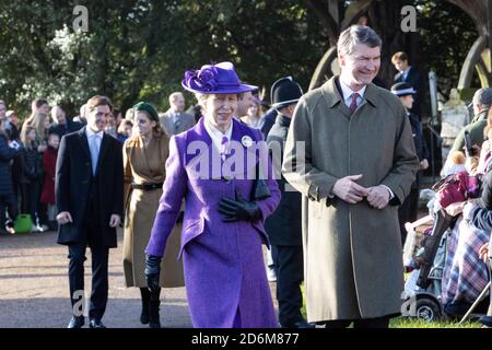 Principessa Anne, la principessa reale e comandante Timothy Laurence a Sandringham il giorno di Natale 2019. Foto Stock