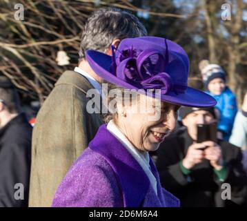 Principessa Anne, la principessa reale e comandante Timothy Laurence a Sandringham il giorno di Natale 2019. Foto Stock