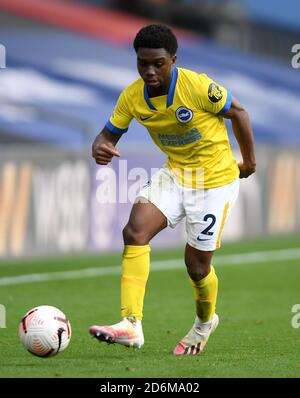 Brighton e Hove Albion's Tariq Lamptey durante la partita della Premier League a Selhurst Park, Londra. Foto Stock