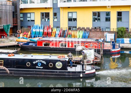 Il Pirate Castle, un'associazione benefica per le attività nautiche e all'aperto in un centro comunitario completamente accessibile sul Regent's Canal a Camden Town, Londra, Regno Unito Foto Stock