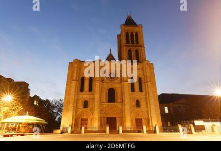 La Basilica di Saint-Denis è il simbolo per 1000 anni dei legami della famiglia reale francese con il cristianesimo. Parigi. Francia. Foto Stock