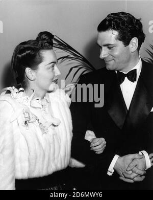 OLIVIA de HAVILLAND e LAURENCE OLIVIER arrivano insieme al Academy Awards banchetto il 29 febbraio 1940 a Hollywood al Il Cocoanut Grove dove È ANDATO CON IL VENTO ha vinto 8 Oscar Foto Stock