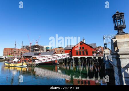 Boston Tea Party Ships & Museum e Replica del Beaver, Boston, Massachusetts, USA Foto Stock