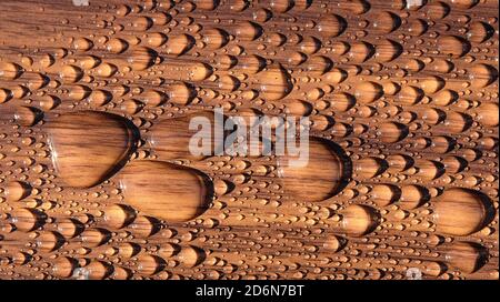 Esempio di superficie in legno idrorepellente Foto Stock