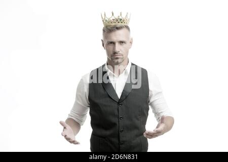 Bello il re. Gloria cercando l'uomo. L uomo che rappresenta la potenza e il trionfo. Business king. Imprenditore corona di usura. Il successo del business. Re di stile. Conseguire la vittoria e il successo. Royal e di lusso. Foto Stock