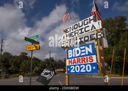 Un Joe Biden, Kamala Harris campagna segno in Florida centrale durante la campagna presidenziale 2020. Foto Stock