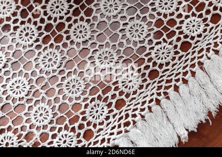 Frammento di tovagliolo di cotone lavorato a mano con frangia, vista dall'alto Foto Stock