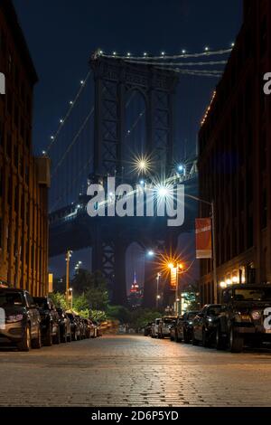 Washington Street. Vista classica della torre sul lato di Brooklyn del Manhattan Bridge. Brooklyn, New York City, Stati Uniti Foto Stock