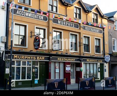 Killarney Shops, bar, ristoranti, Murphy's Townhouse e Bar in College Street a Killarney, Contea di Kerry, Irlanda Foto Stock