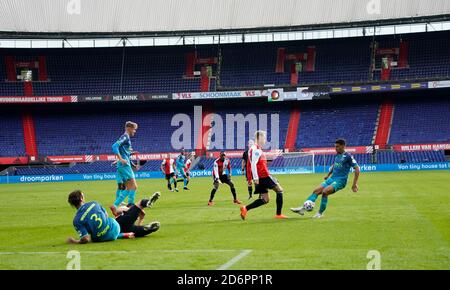 Tribune vuote durante la partita di Eredivisie Feyenoord vs Sparta il 18 ottobre 2020 a Stadion Feyenoord a Rotterdam, Paesi Bassi Credit: SCS/Soenar Chamid/AFLO/Alamy Live News Foto Stock