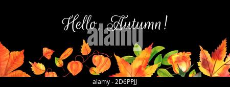 Ciao, banner panoramico autunnale con foglie e rami acquerelli, su sfondo nero Foto Stock