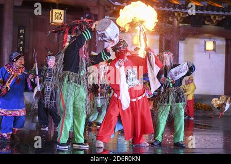 Huangshan, Cina. 18 Ott 2020. L'esposizione intangibile del patrimonio culturale delle usanze popolari rurali si è tenuta a Huangshan, Anhui, Cina il 18 ottobre 2020.(Foto da TPG/cnsphotos) Credit: TopPhoto/Alamy Live News Foto Stock