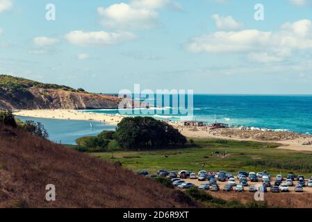 20 agosto 2020, Sinemorets, Bulgaria. La foce del fiume Veleka, dove scorre nel mare nella città di Sinemorets fuoco selettivo Foto Stock